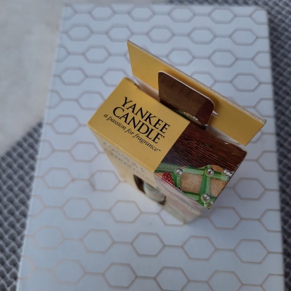 Yankee Candle Christmas Cookie Home Fragrance Oil Discontinued Holiday Gift - Picture 2 of 10